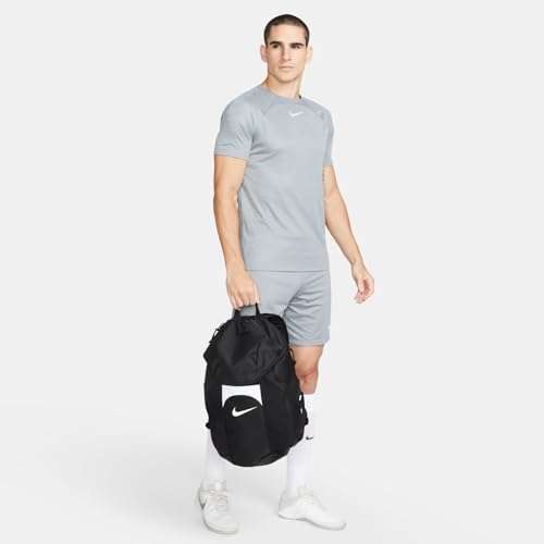 Sacs de sport mixtes Nike Academy Team en noir et blanc - Geekodrome: Boutique d'accessoires geek Sacs de sport mixtes Nike Academy Team en noir et blanc – Image 10