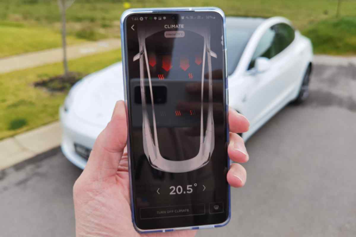 smartphone Tesla